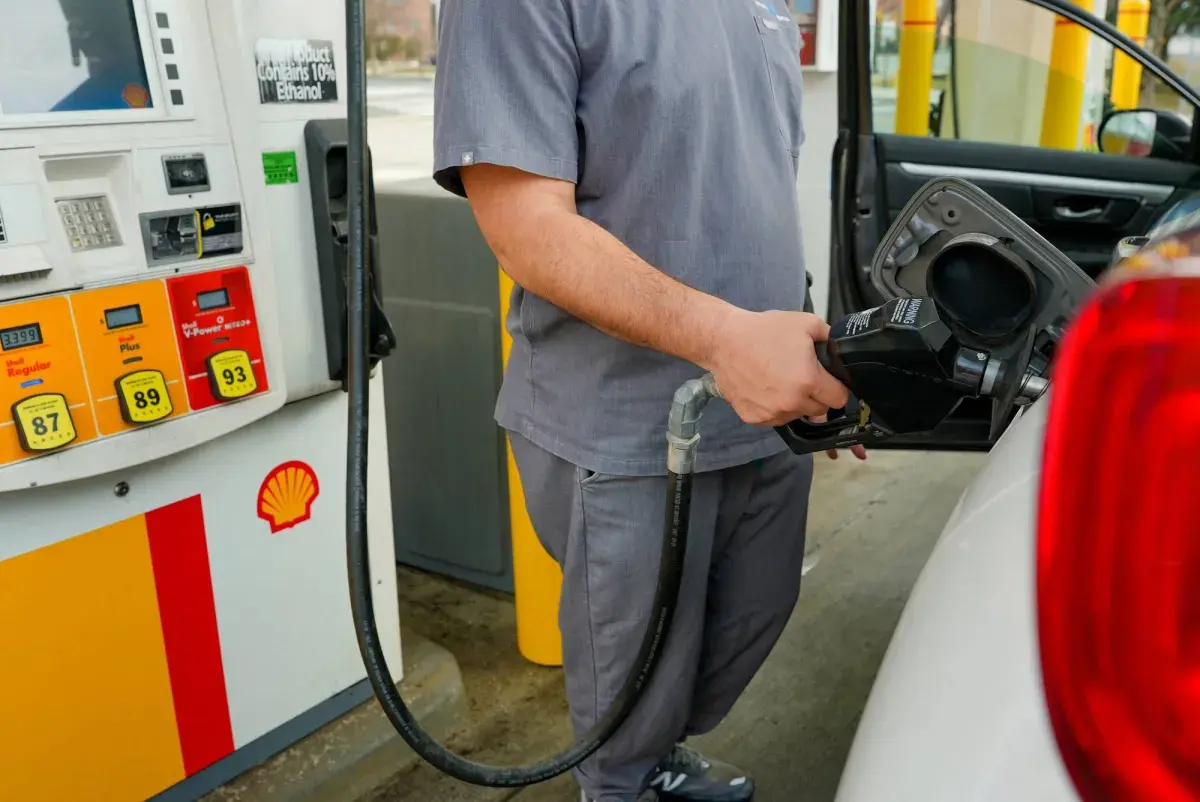أميركا: ارتفاع أسعار البنزين والديزل لمستويات قياسية