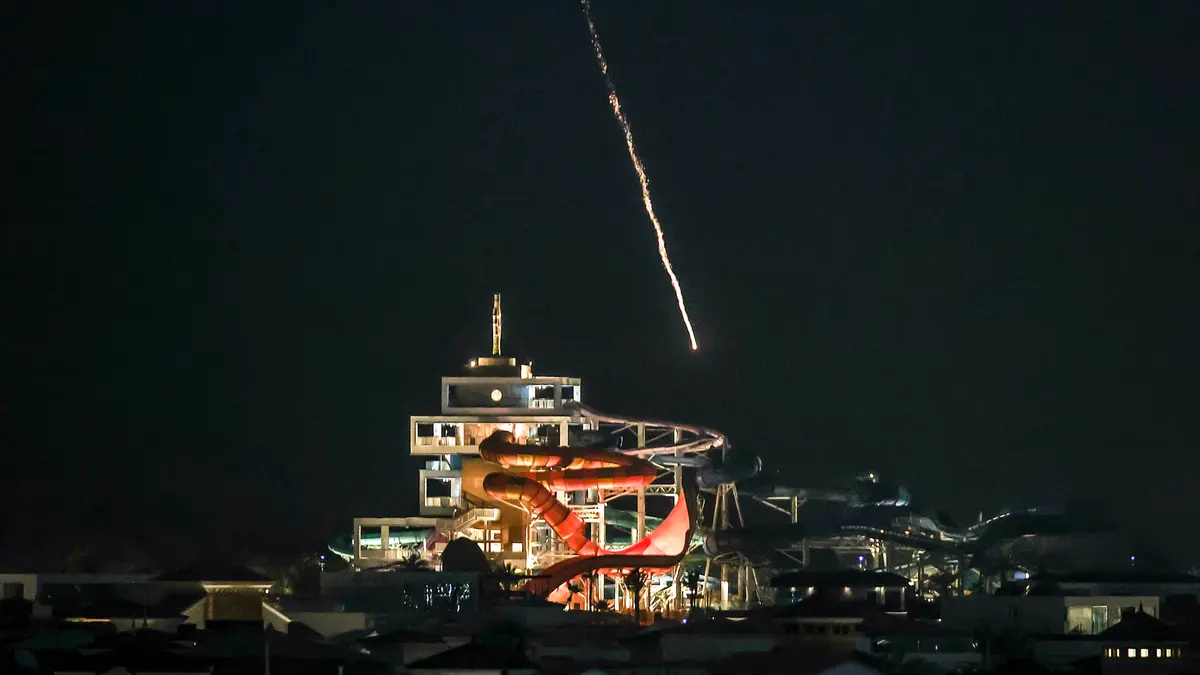 ساويرس يتحدث عن أسباب إعلان رئيس إيران وقف مهاجمة دول الخليج