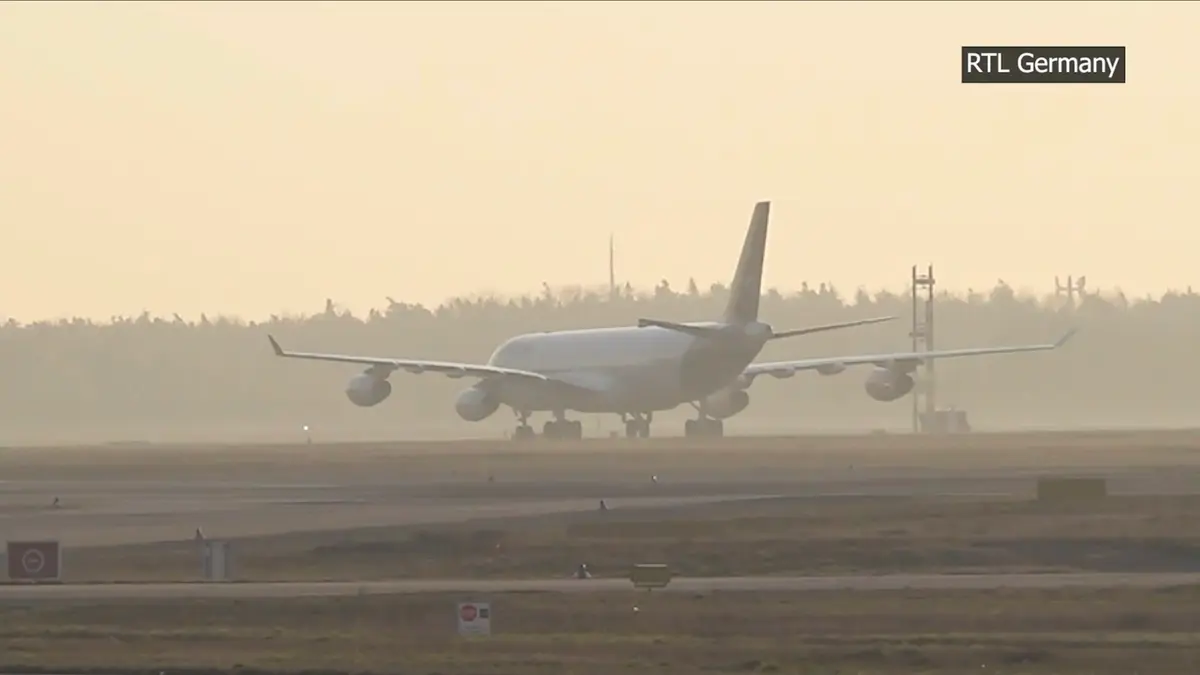 آلاف الأمريكيين عالقون في الشرق الأوسط.. كيف سيعودون إلى بلادهم؟