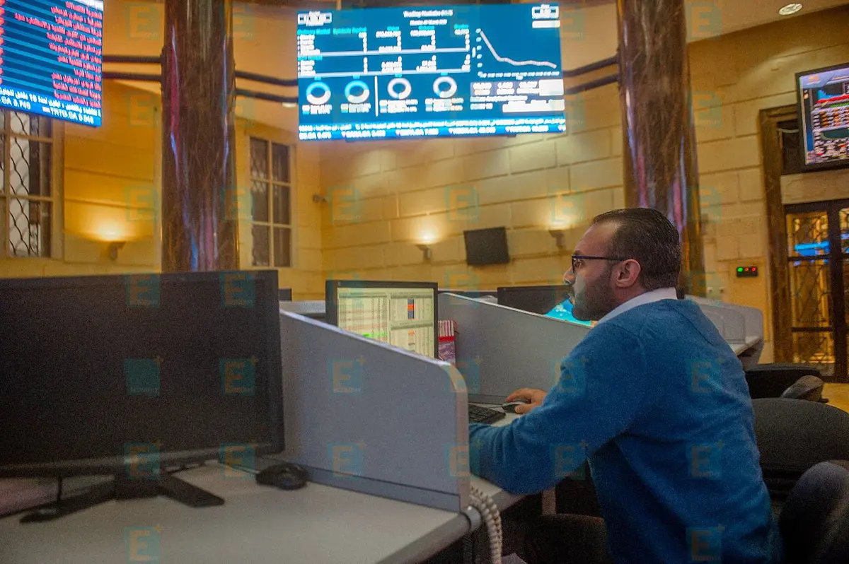 خسرت 18.3 مليار جنيه.. مبيعات الأجانب تهبط بالبورصة المصرية في أولى جلسات الأسبوع - Economy Plus