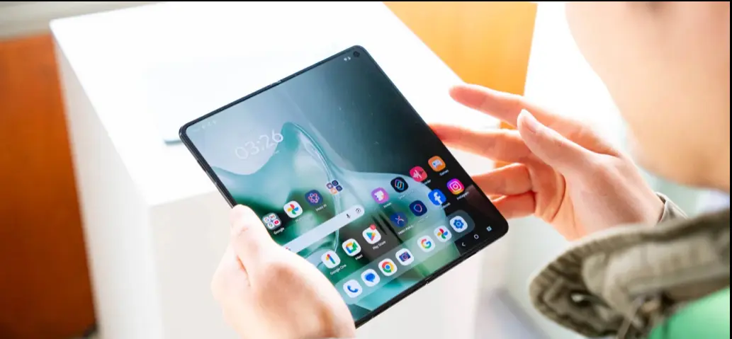 موتورولا تلمّح لفتح الطلب المسبق لهاتف Razr Fold قريبًا - التقنية بلا حدود