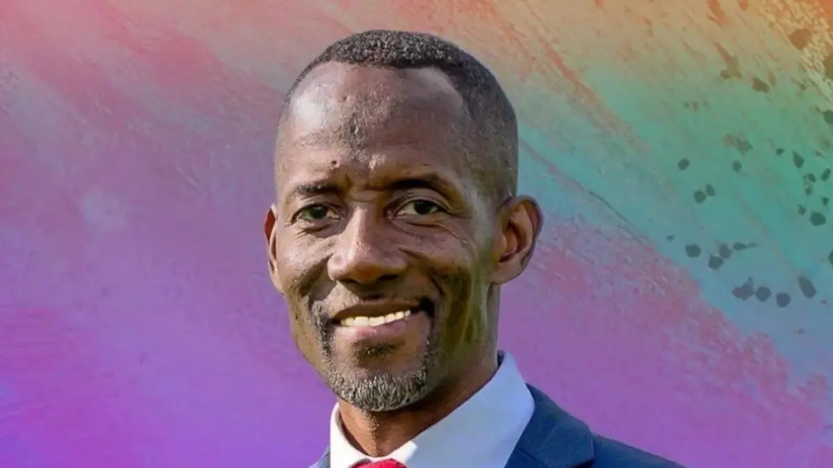 بعد وصفه بـ"القرد"... عمدة سان دوني الفرنسية الجديد بالي بكايوكو يقاضي قناة "سي نيوز"