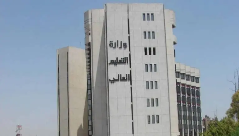 كفاءات معطلة خلف قضبان البيروقراطية: خريجو الجامعات اللبنانية في سوريا يستغيثون