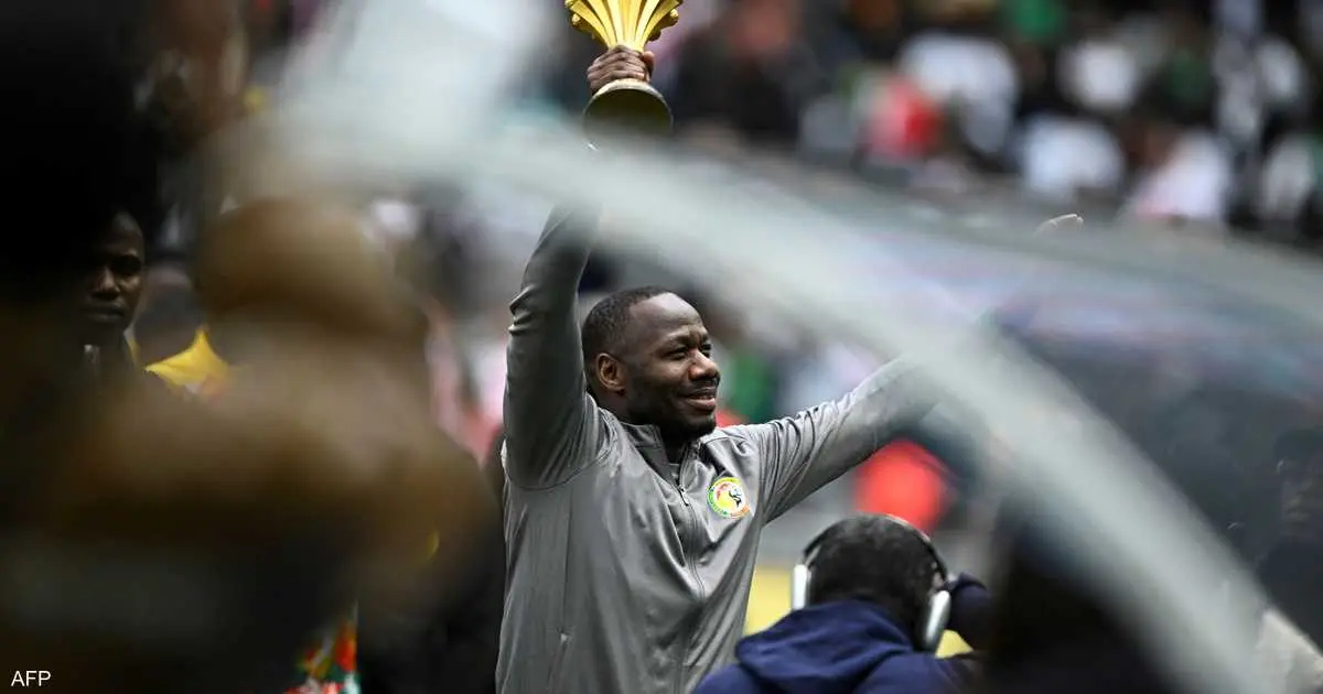 فيديو.. السنغال تتحدى "الكاف" وتحتفل بكأس أمم إفريقيا بباريس