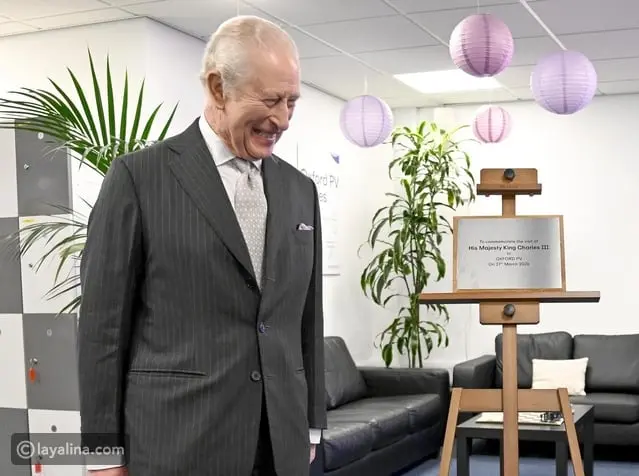 موقف طريف للملك تشارلز خلال زيارة رسمية