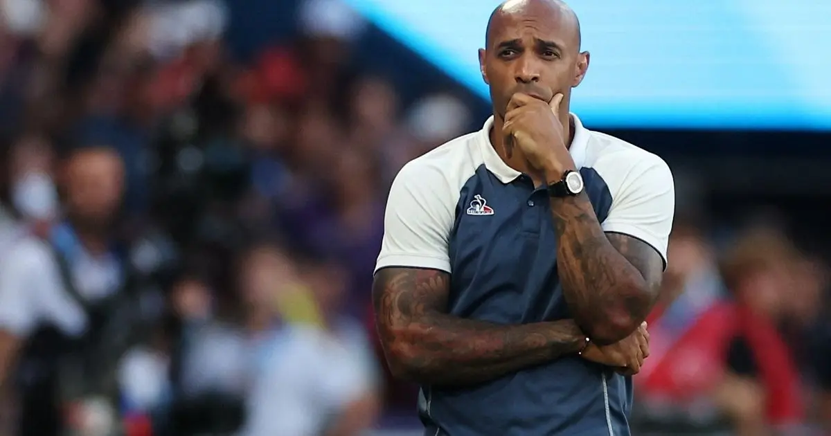 بسبب ليونيل ميسي.. تصاعد حدة التوتر بين هنري وبوتشيتينو