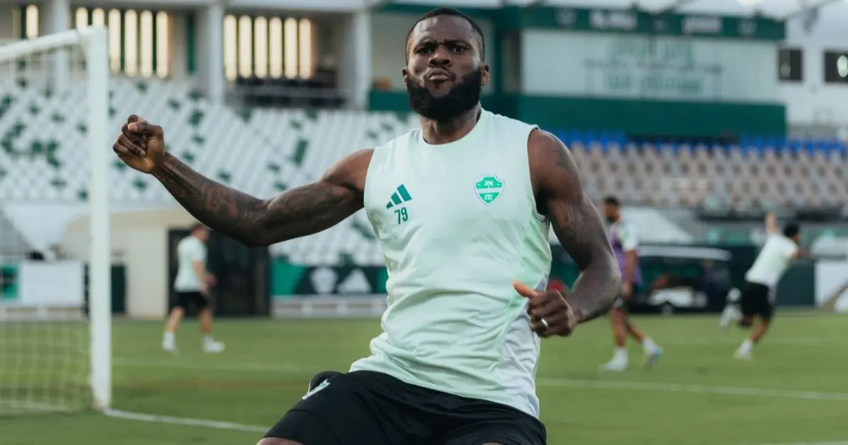 كيسي نجم الأهلي السعودي يشعل صراعاً في الكالتشيو