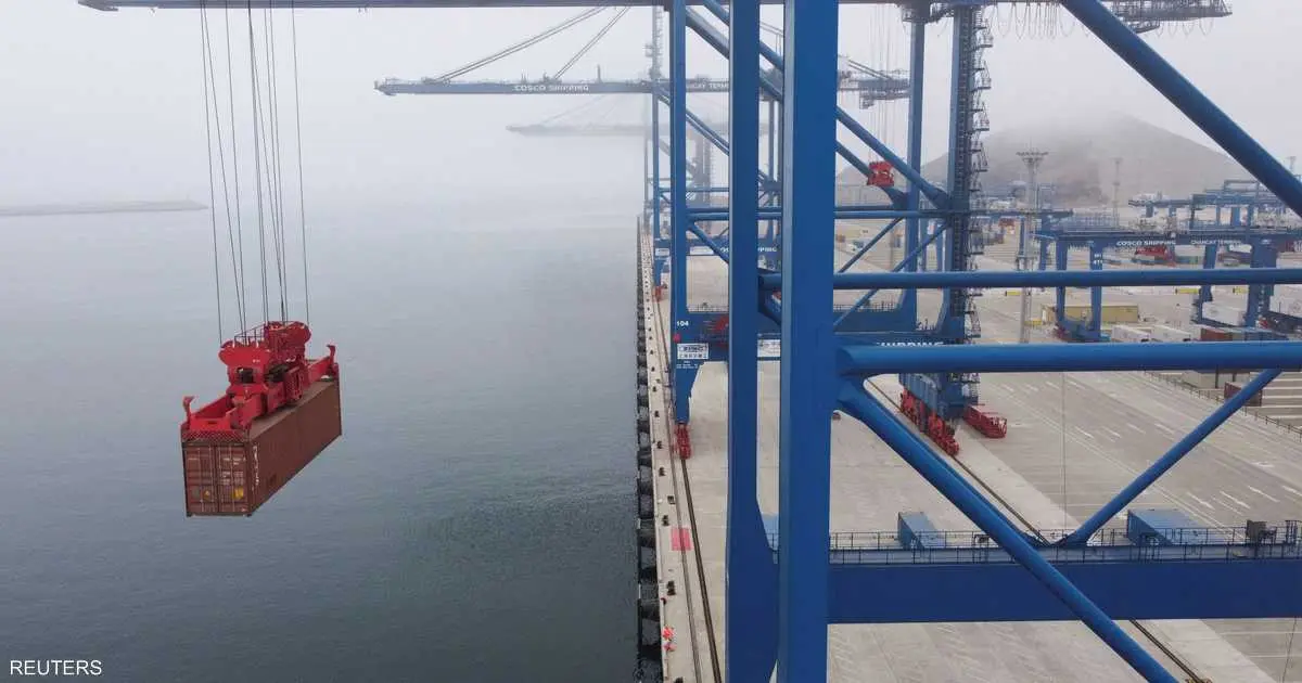 كوسكو تستأنف قبول حجوزات شحن الحاويات نحو الشرق الأوسط