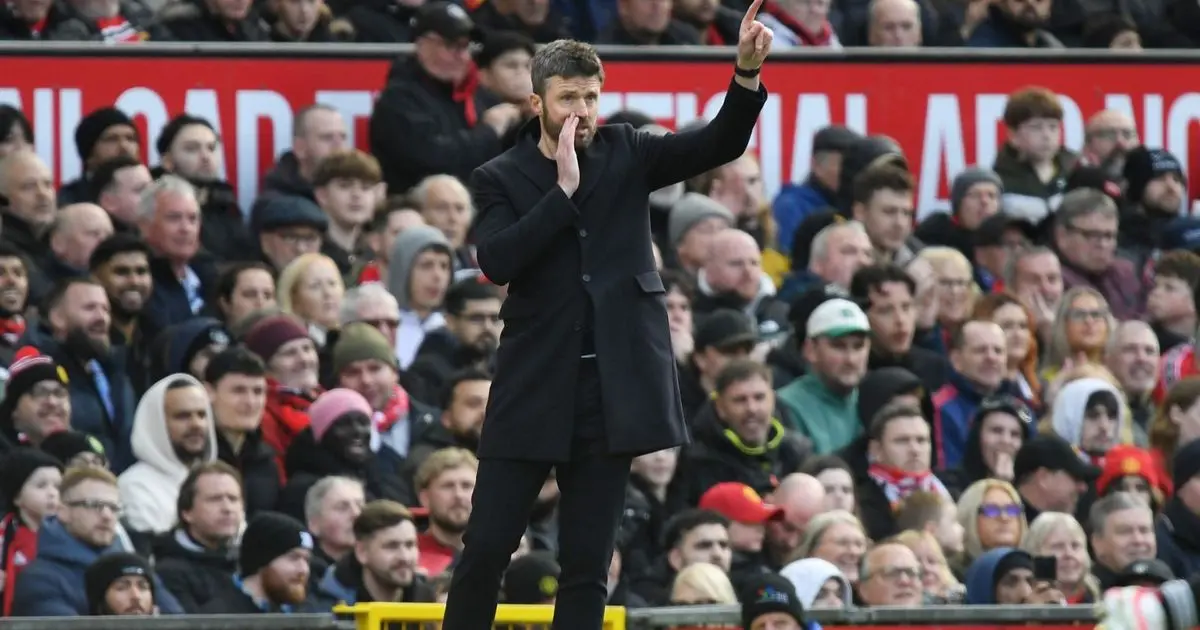 أسطورة يونايتد يطعن كاريك في الظهر ويُرشح سيميوني أو إنريكي