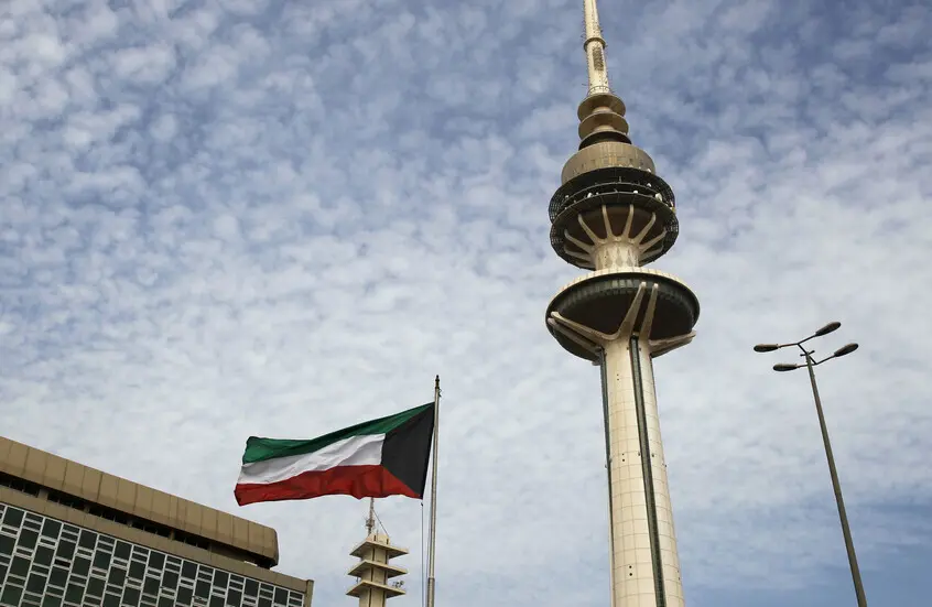 الكويت.. إصابة 10 عسكريين جراء استهداف معسكر للجيش بصواريخ باليستية ومسيرات