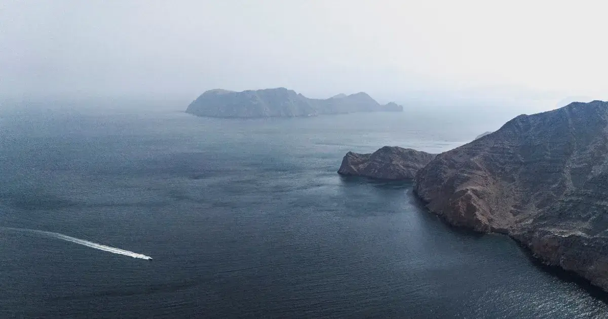 السيادة على مضيق هرمز.. رهان إيراني على طاولة مفاوضات إنهاء الحرب
