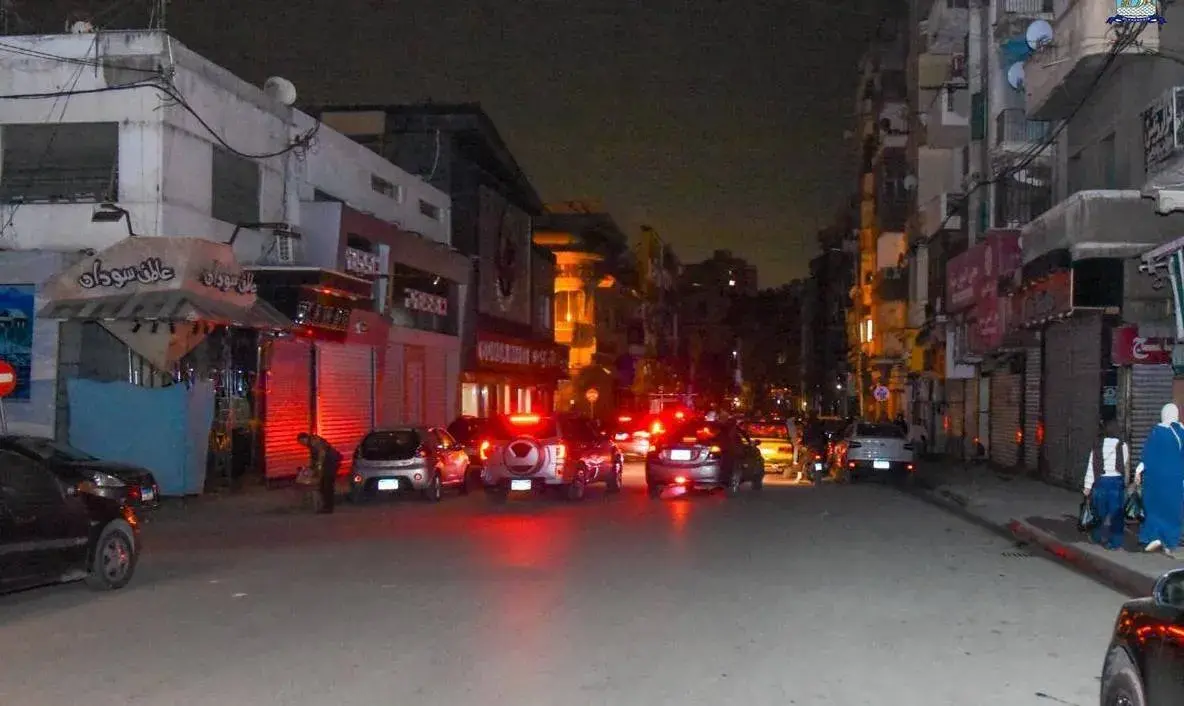 استياء وتحايل مع بدء تطبيق الغلق المبكر للمحال في مصر