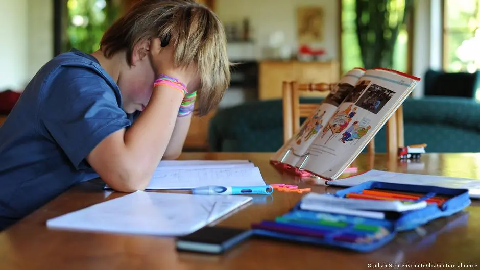 فرط الحركة والتشتت الذهني.. هل ينام دماغ المرء وهو مستيقظ؟