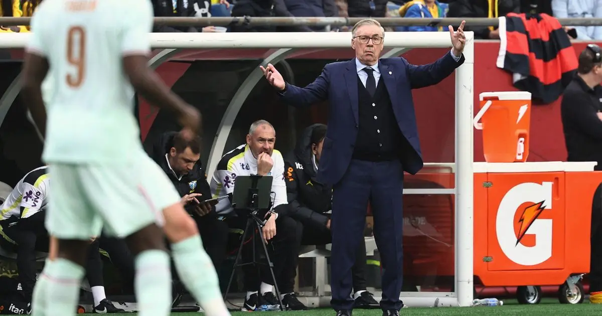 أنشيلوتي لا يأبه للهتافات باسم نيمار خلال هزيمة البرازيل أمام فرنسا