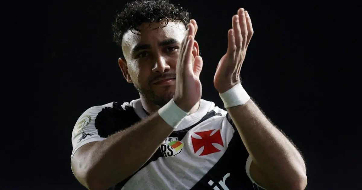 ديميتري باييت "منصة الصواريخ" يعتزل كرة القدم بخطاب مؤثر