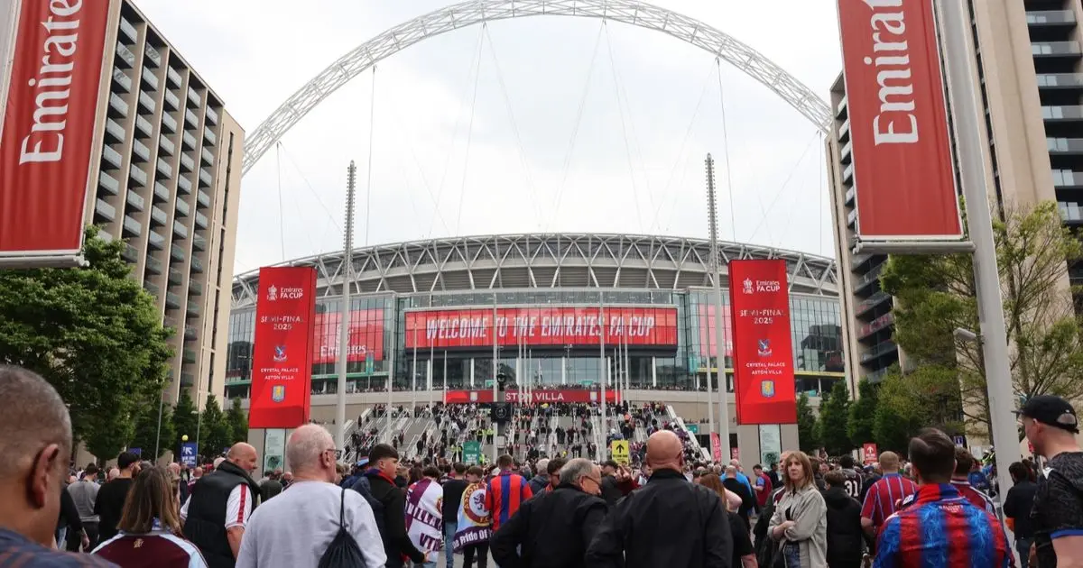 بعد فوضى نهائي بطولة أوروبا.. إنجلترا تجرّم دخول الملاعب بلا تذكرة