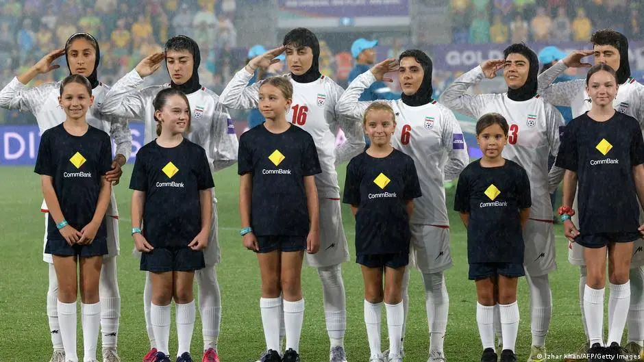 لاعبات المنتخب الإيراني في أستراليا: "محاصرات" في فندق فخم؟