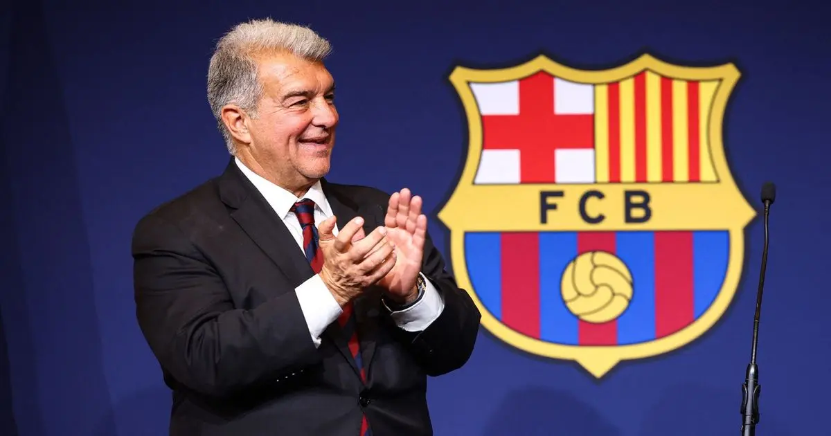 لابورتا "متألّم" من تصريحات تشافي.. ويفتح أبواب برشلونة لميسي