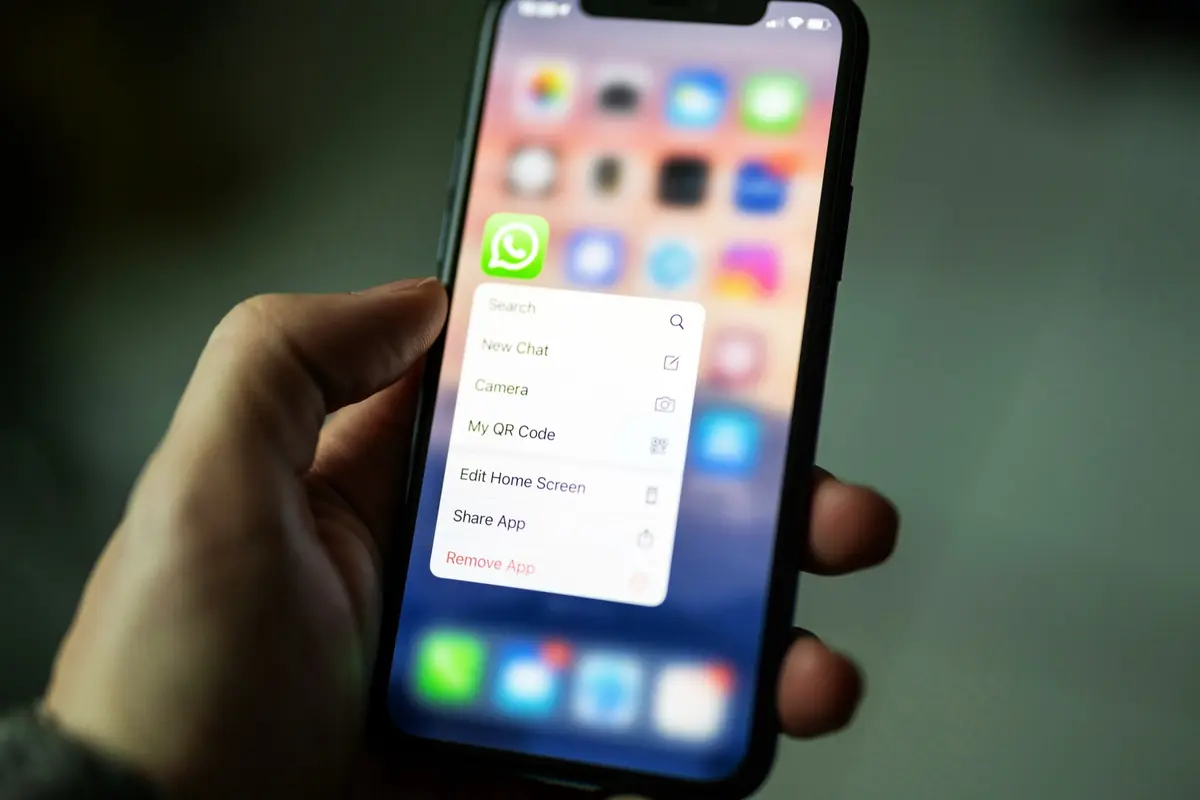 واتساب يضيف ردود الذكاء الاصطناعي وميزات جديدة مفيدة للمستخدمين