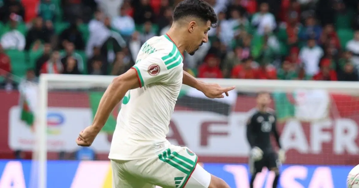 هل استُبعد بغداد بونجاح من منتخب الجزائر لأسباب انضباطية؟