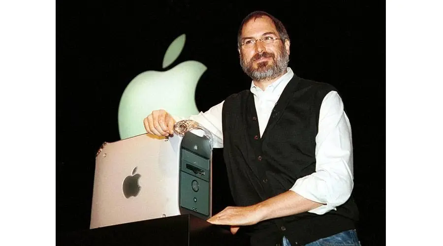 «أبل» أمام تحدي الذكاء الاصطناعي في الذكرى الخمسين لتأسيسها