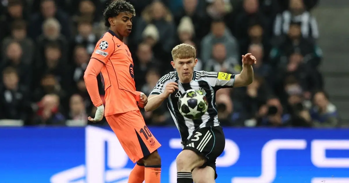 مدافع نيوكاسل يكشف تفاصيل مواجهته يامال بدوري الأبطال