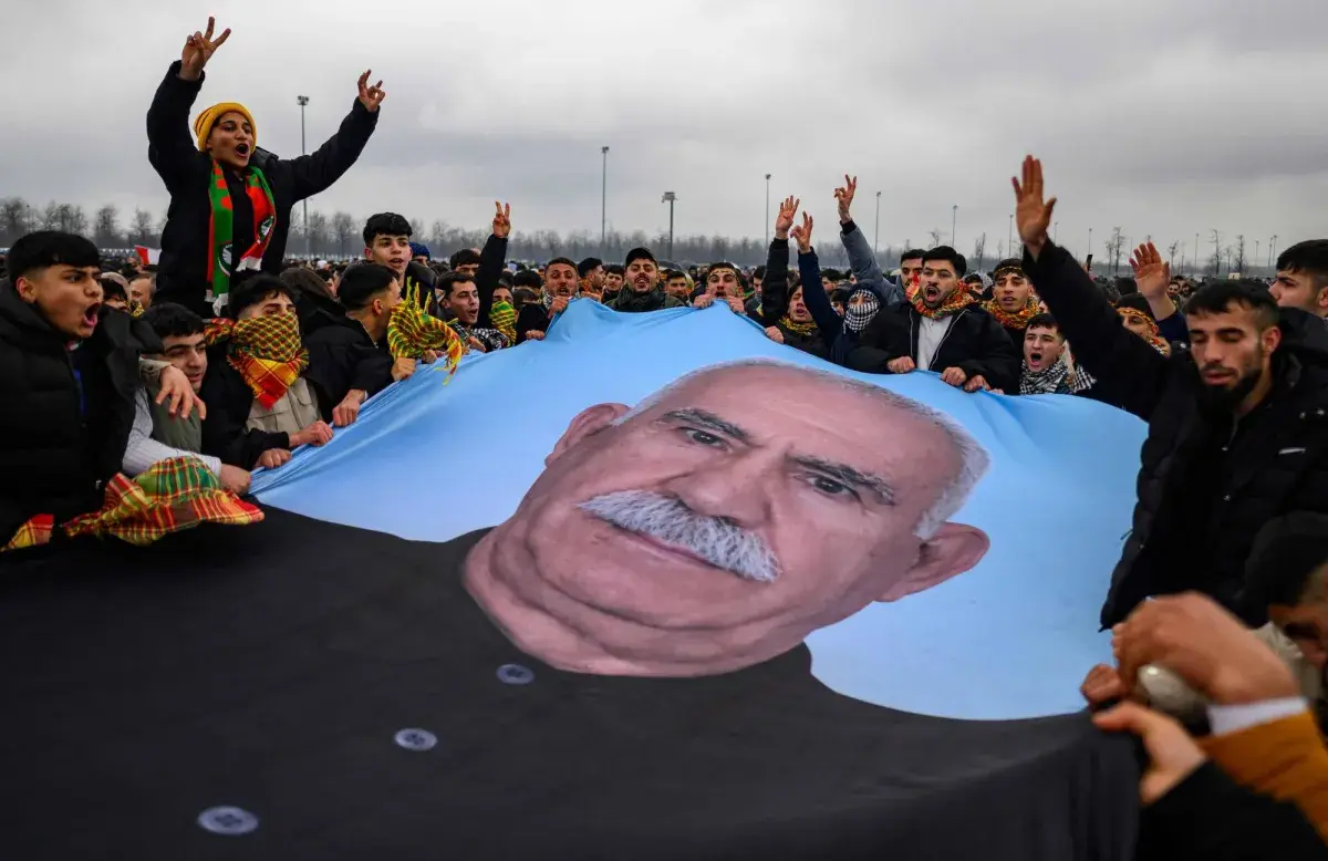 تركيا تتحرك لإنهاء عزلة أوجلان في إيمرالي