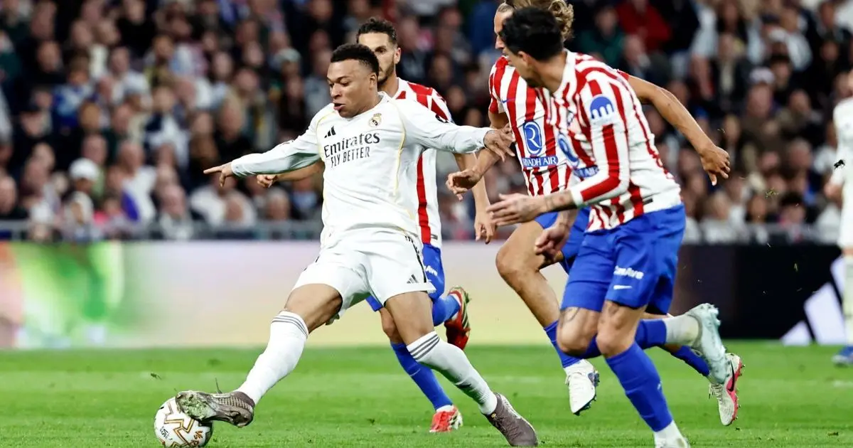 يتمشى في برنابيو.. كيليان مبابي يواجه انتقادات لاذعة بعد الديربي