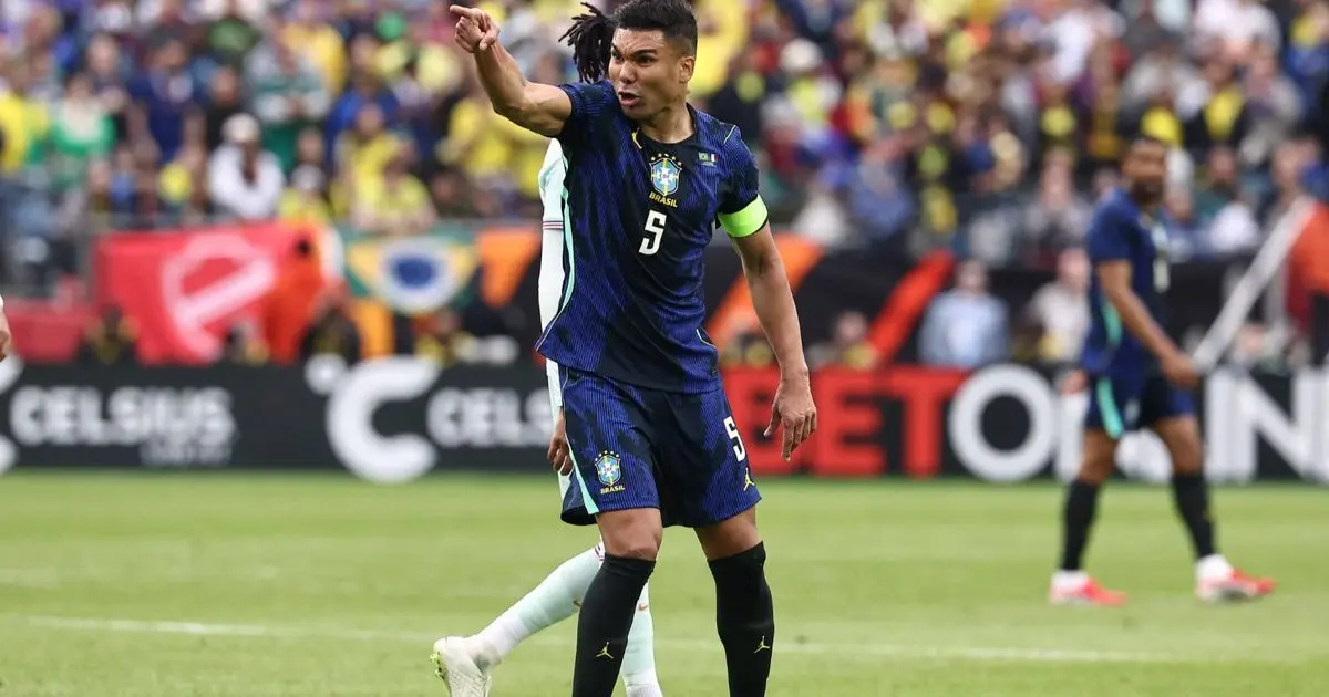 بعد الهزيمة أمام فرنسا.. كاسيميرو يدعم عودة نيمار للبرازيل