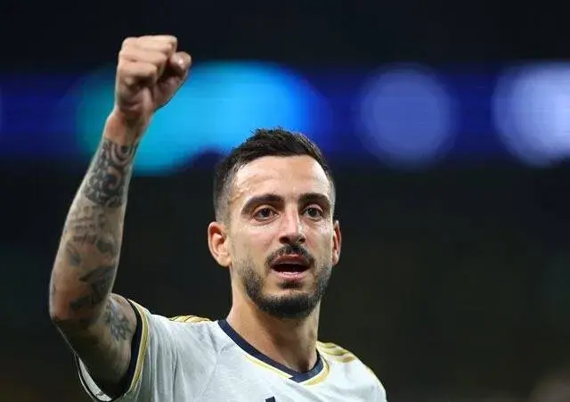 خوسيلو يطرق أبواب العودة إلى أوروبا