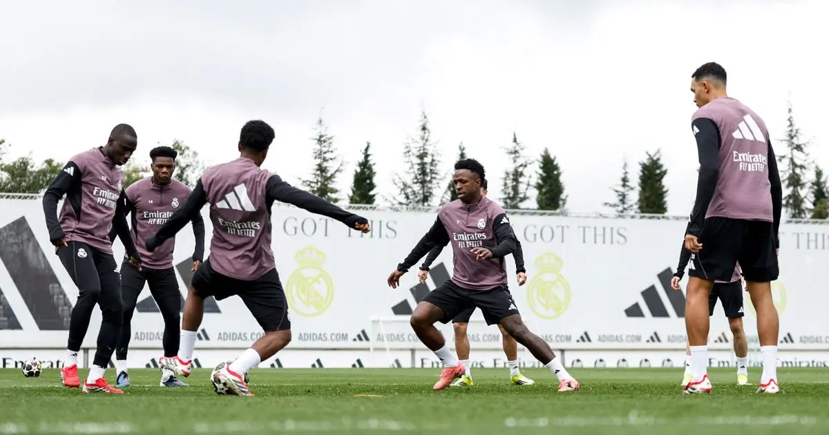 هل تلقى فينيسيوس عرضاً رسمياً من الأهلي السعودي؟