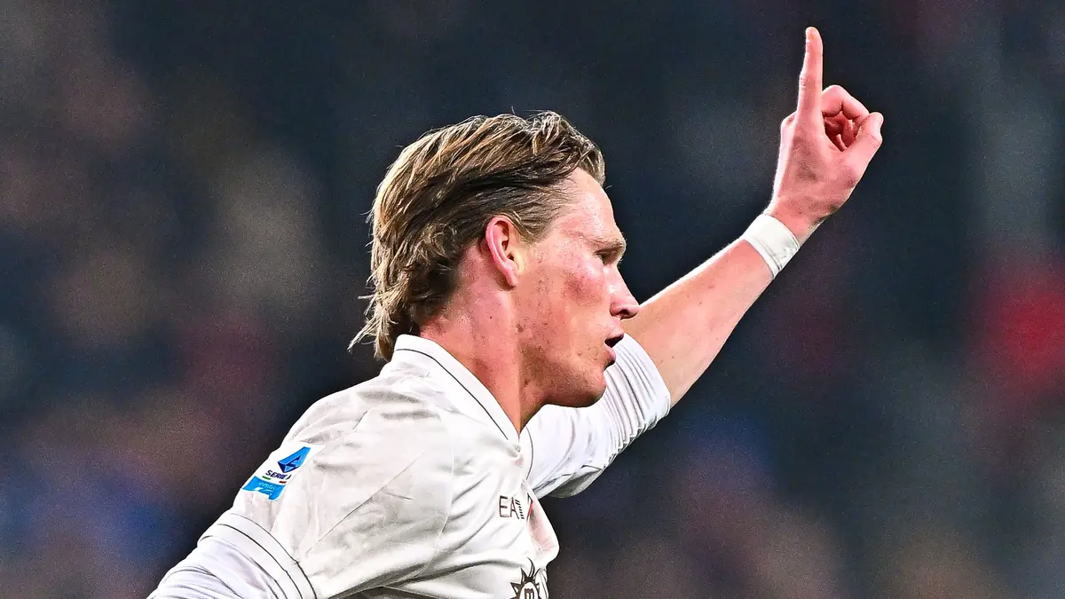 حقيقة تواصل مكتوميناي مع أندية الدوري السعودي