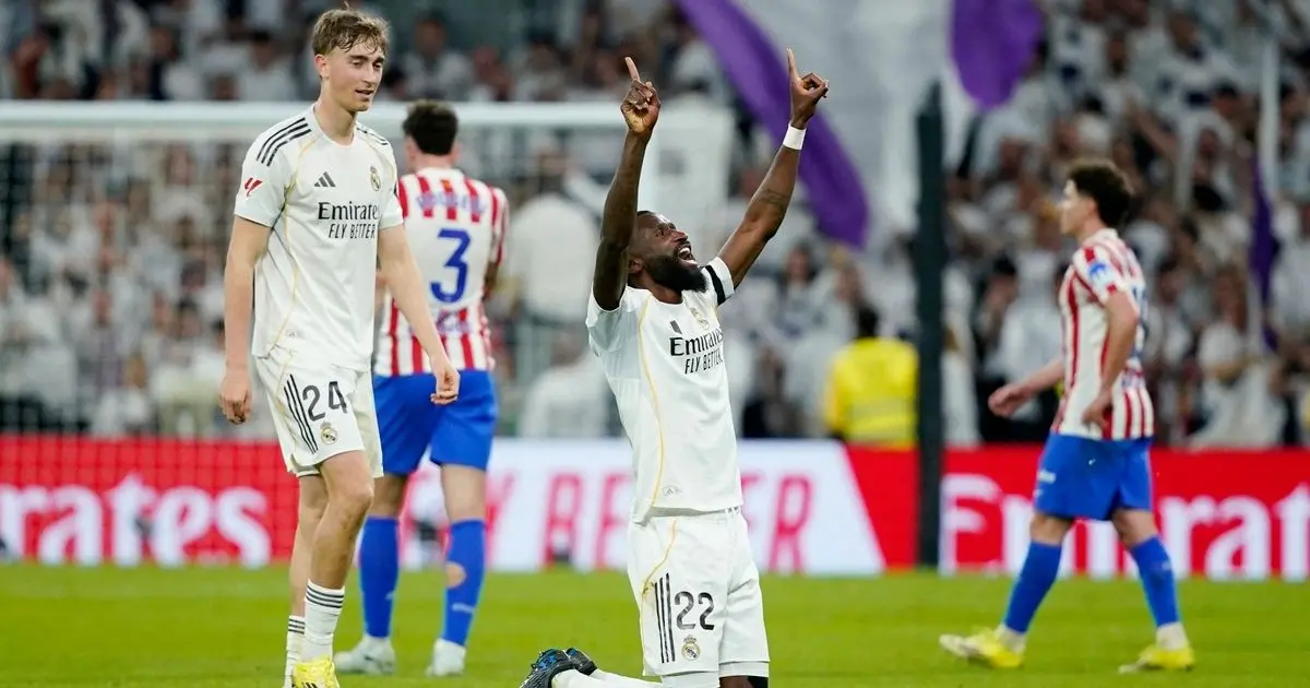 هويسن يكشف شريكه المثالي في دفاع ريال مدريد ويدافع عن فالفيردي