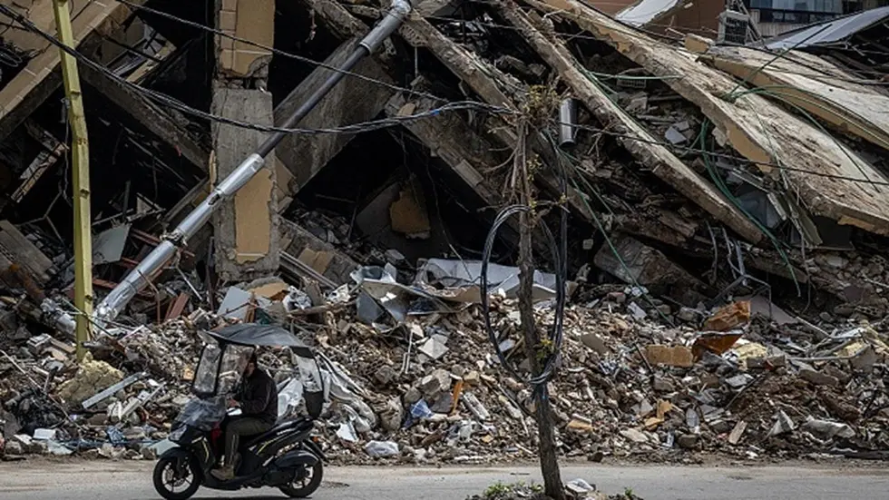 الجيش الإسرائيلي: استهدفنا منشآت عسكرية إيرانية في طهران بأكثر من 120 قذيفة