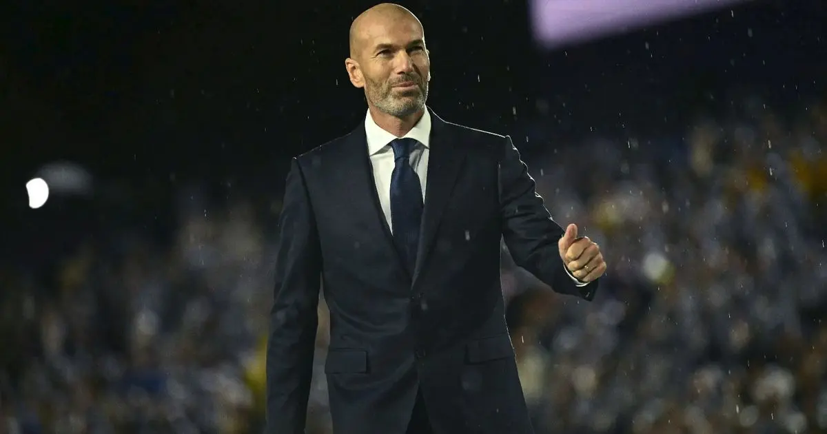 زيدان يختار جهازاً فنياً "لا يمكن اختراقه" لتدريب فرنسا