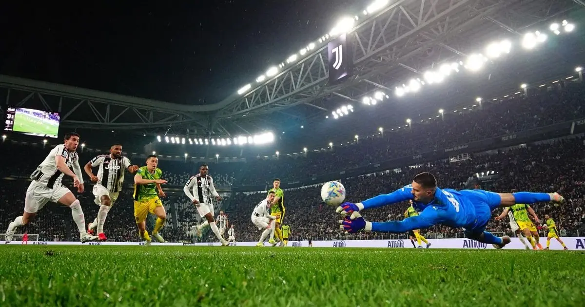 شاهد.. ساسولو يحرج يوفنتوس رغم أزمة "السعال الديكي"