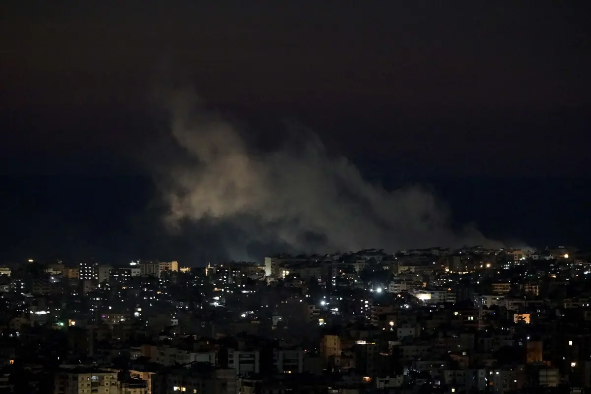 انقطاع التيار الكهربائي عن عدة مناطق في مدينة كرج الإيرانية