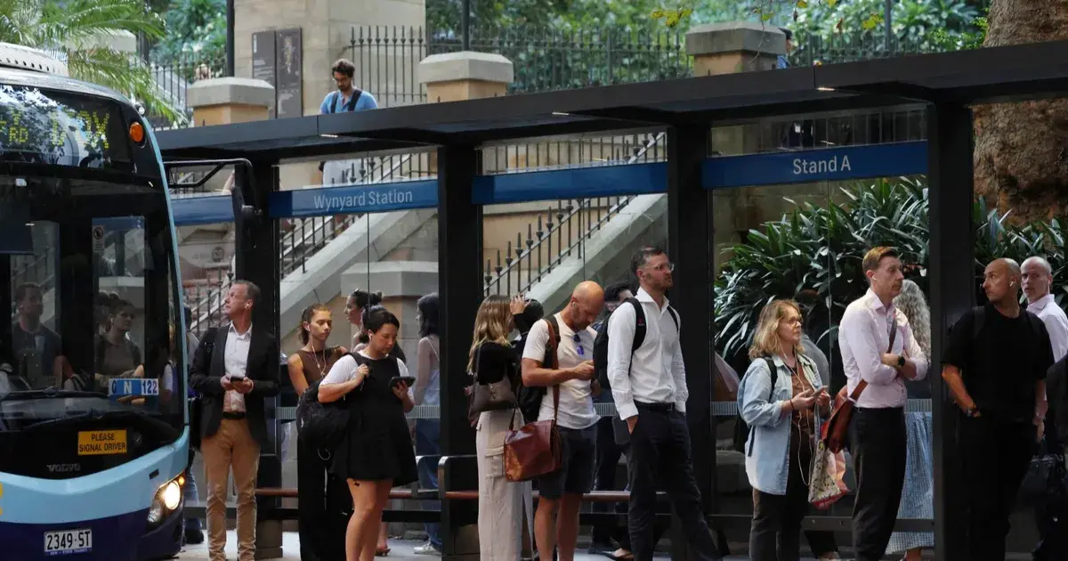 أستراليا.. ولايتان توفران النقل العام بالمجان مع ارتفاع أسعار الوقود