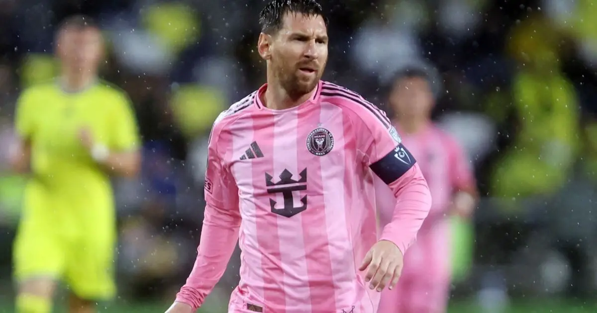 سابقة في تاريخ كرة القدم.. ليونيل ميسي يلعب أمام مدرج يحمل اسمه