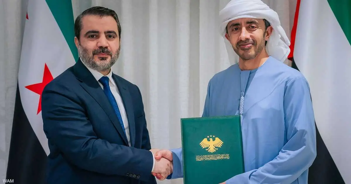 محمد بن زايد يتلقى رسالة من الشرع تسلمها عبد الله بن زايد