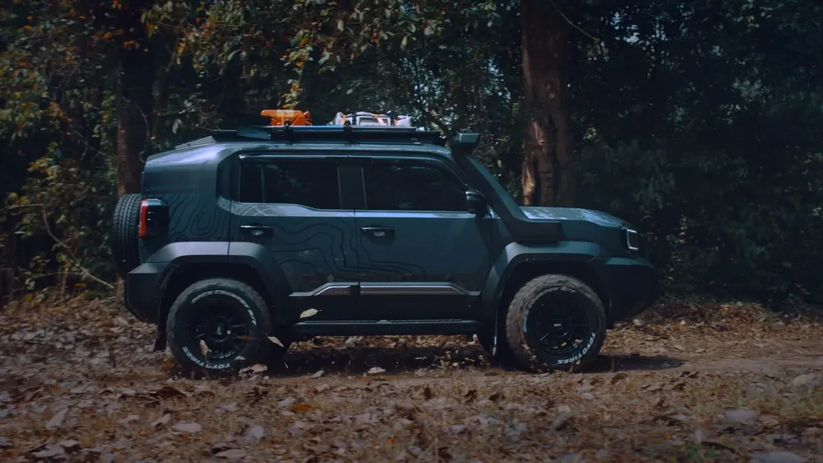 تويوتا تُضفي على سيارة FJ Cruiser الجديدة لمسةً كلاسيكيةً حصريةً