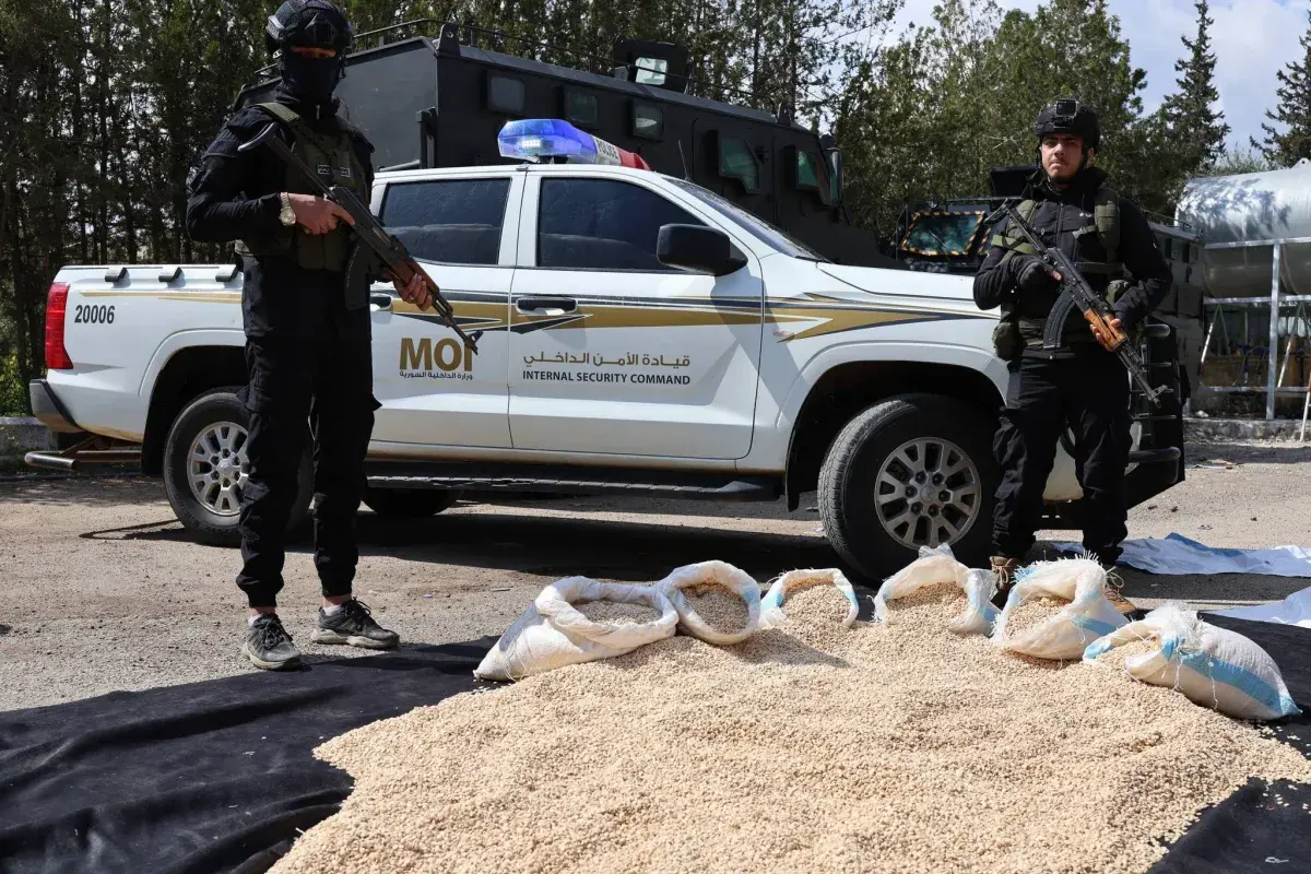 القبض على متهم بإدارة شبكات واسعة لتهريب المخدرات داخل سوريا وخارجها