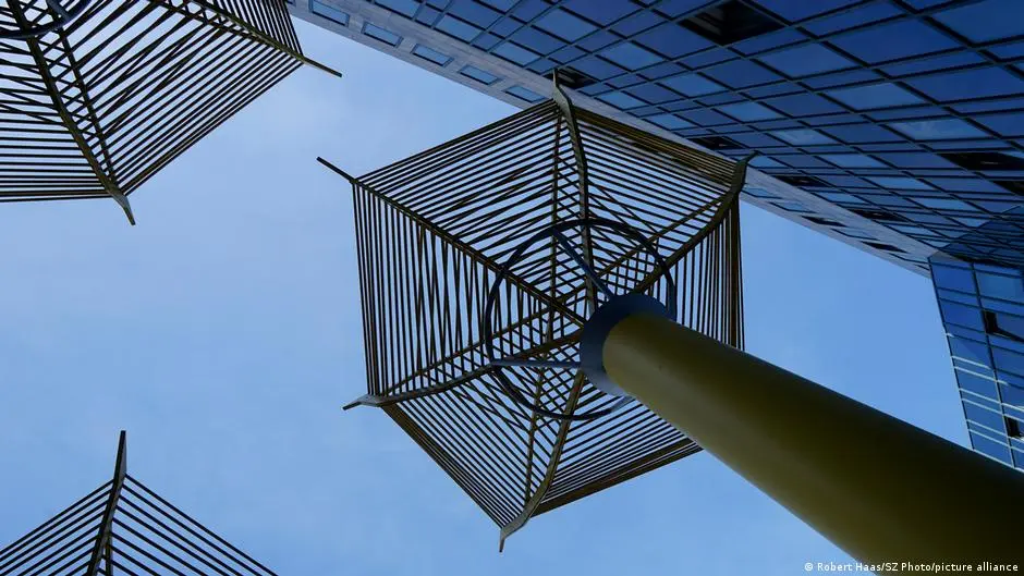 كهرباء من الهواء "شجرة رياح" فولاذية تلفت الأنظار في ألمانيا