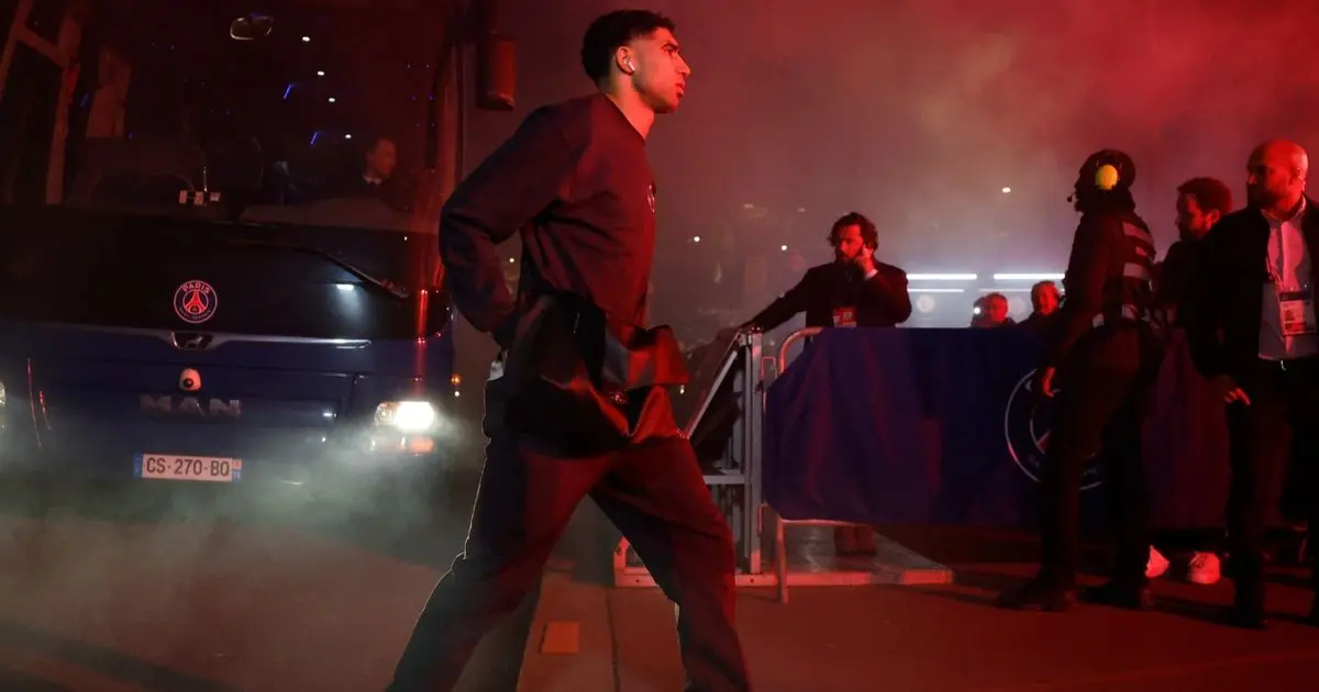 حكيمي وديمبيلي يقودان باريس سان جيرمان في مواجهة بالمر وبيدرو