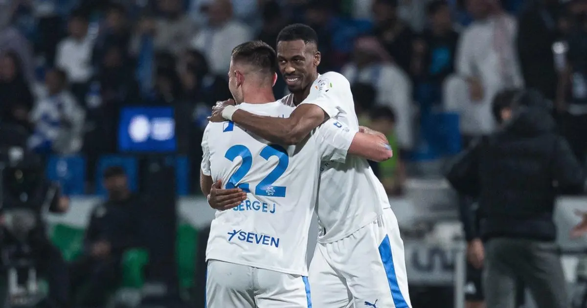 شاهد.. الهلال يُزيح الأهلي من وصافة الدوري السعودي بفوز صعب على الفتح