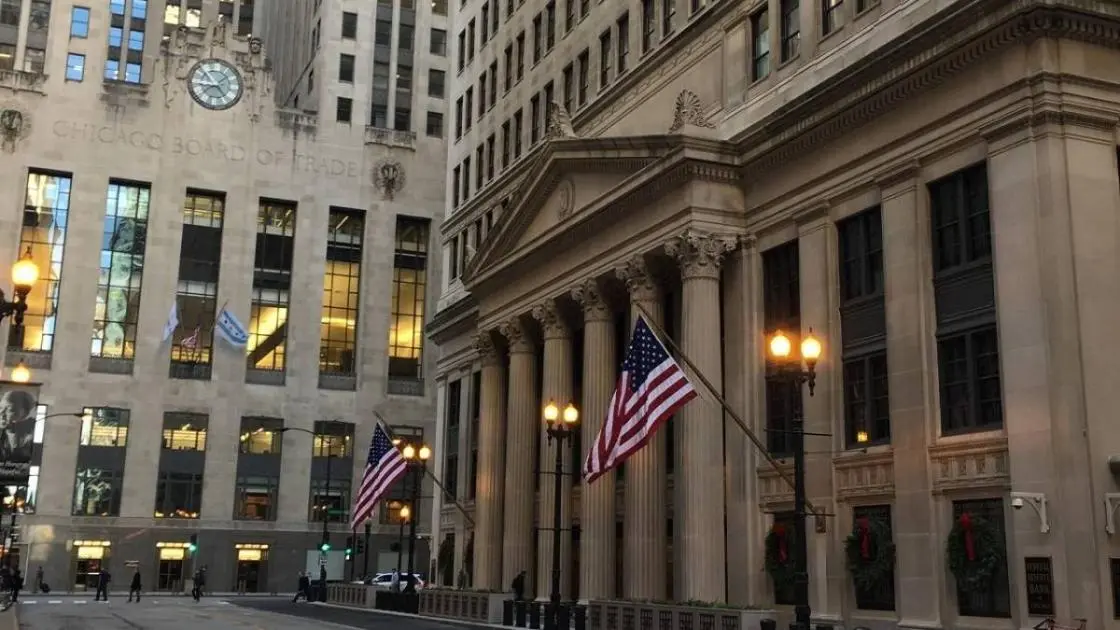 الضباب يطوّق وجهة الفائدة الأمريكية