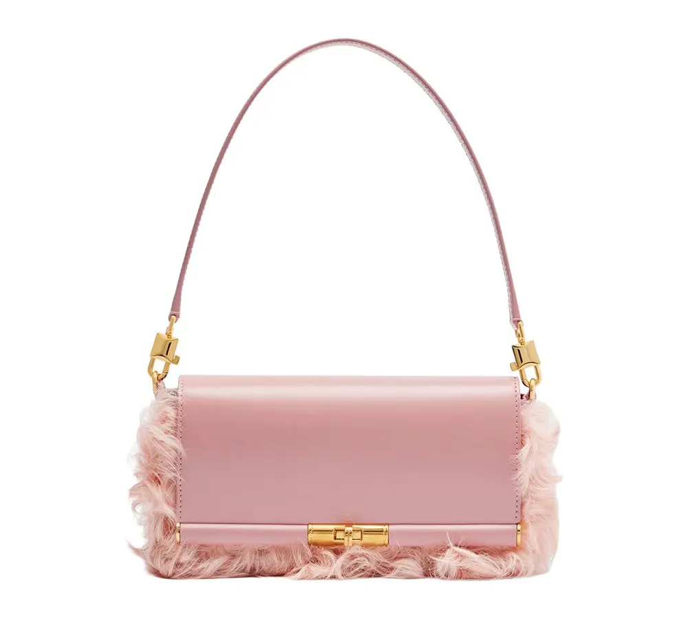 ماذا تقول حقيبتكِ المفضلّة لموسم الربيع عن شخصيّتكِ؟