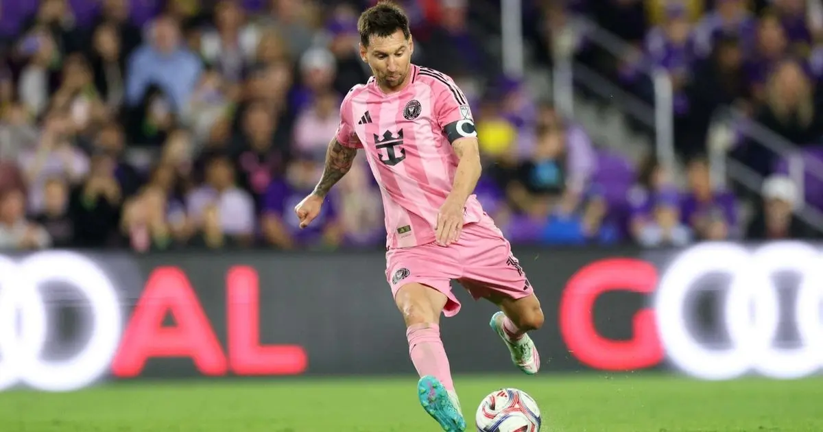 ميسي يهدد رقم جونينيو التاريخي في الركلات الحرة المباشرة