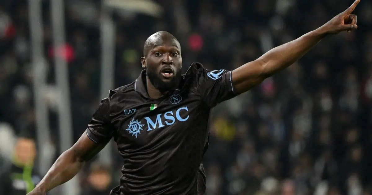 نابولي يفقد صبره ويهدد "المتمرد" لوكاكو بالاستبعاد