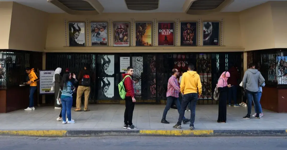 مصر.. قرار رئيس الحكومة بـ"الإغلاق المبكر" يهدد إيرادات السينما